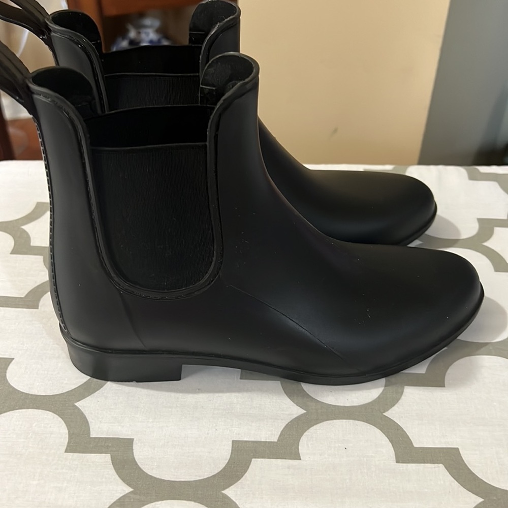 Womens Merona Chelsea Black boots